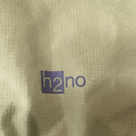 Patagonia rain jacket, boys size 12 - Picture 4 of 10